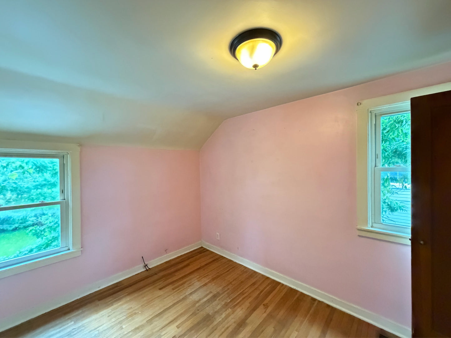2 bed 1 bath - 160 Woodward Avenue - Right Kenmore, NY 14217