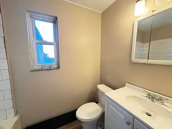 4 bed 1 bath- 6 Campus Dr N, Amherst, NY 14226