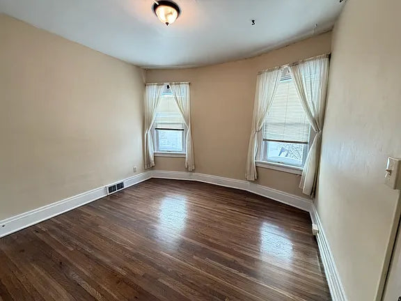 3 bed 1 bath- 300 N Park Ave Unit 1, Buffalo, NY 14216