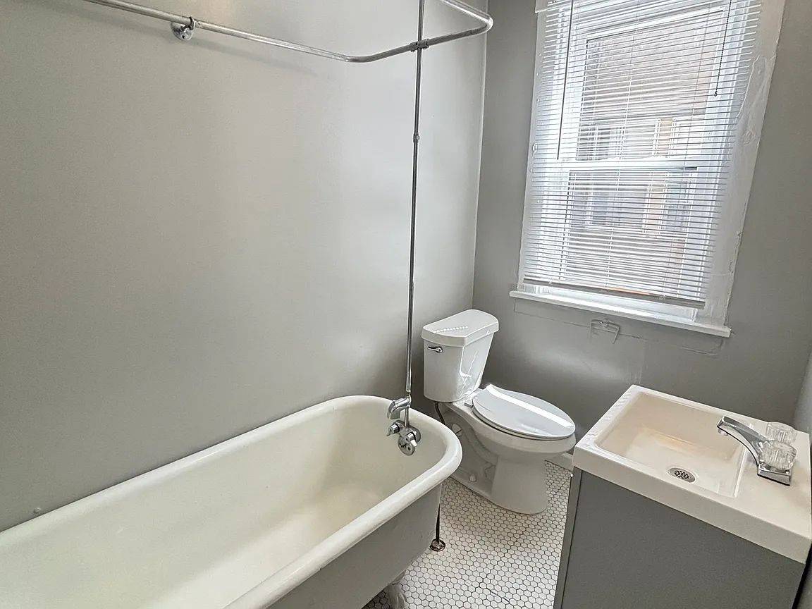 721 Ashland Ave #2F, Buffalo, NY 14222