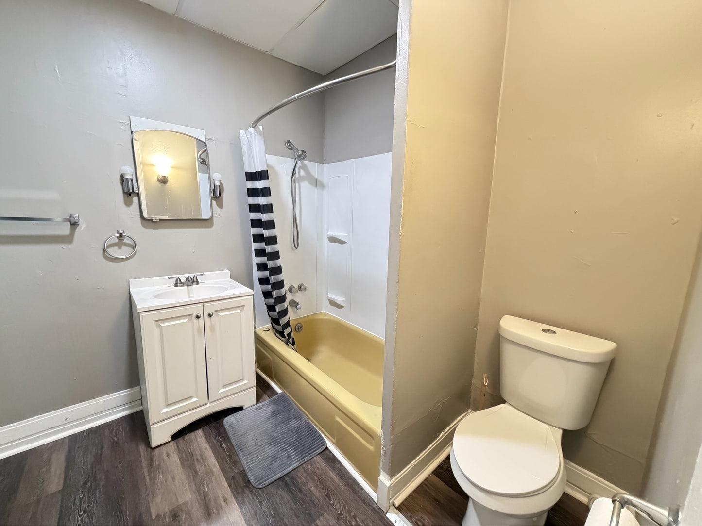 3 bed 1 bath - 321 Washburn Street - 1 Lockport, NY 14094