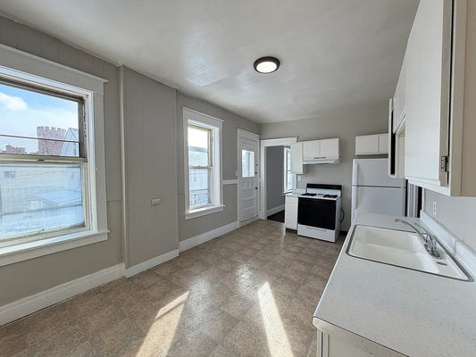 2 bed 1 bath - 799 Niagara St APT 4, Buffalo, NY 14213