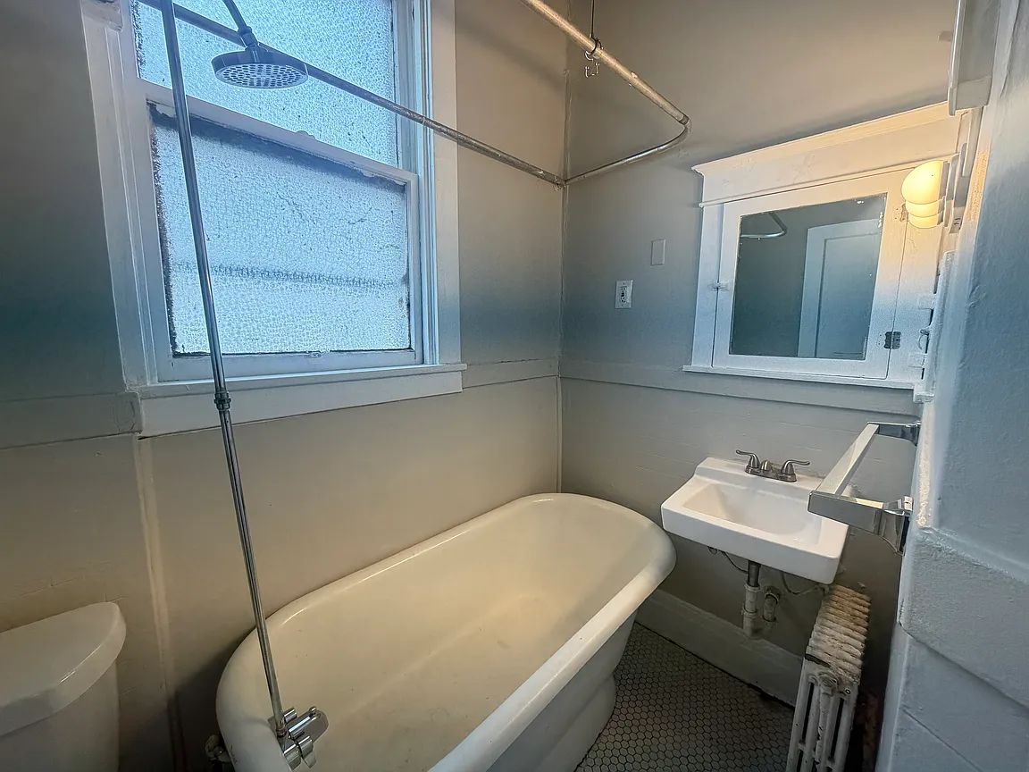 2 bed 1 bath - 799 Niagara St #2 Buffalo NY 14213