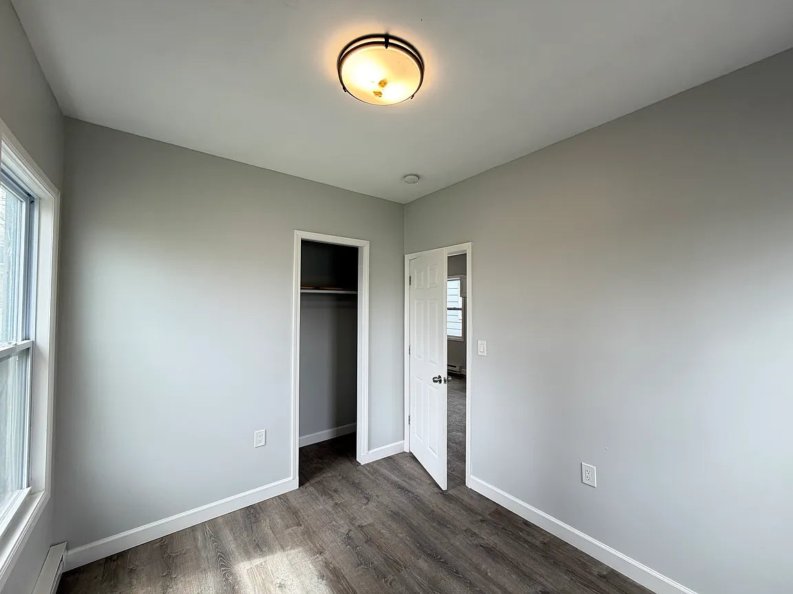 2 bed 1 bath - 2026 Hertel Ave, # A5