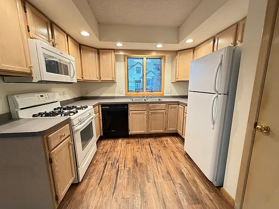 2 bed 1.5 bath- 4553 Abbott Rd, Orchard Park, NY 14127
