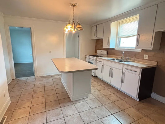 872 West Ave APT 1, Buffalo, NY 14213