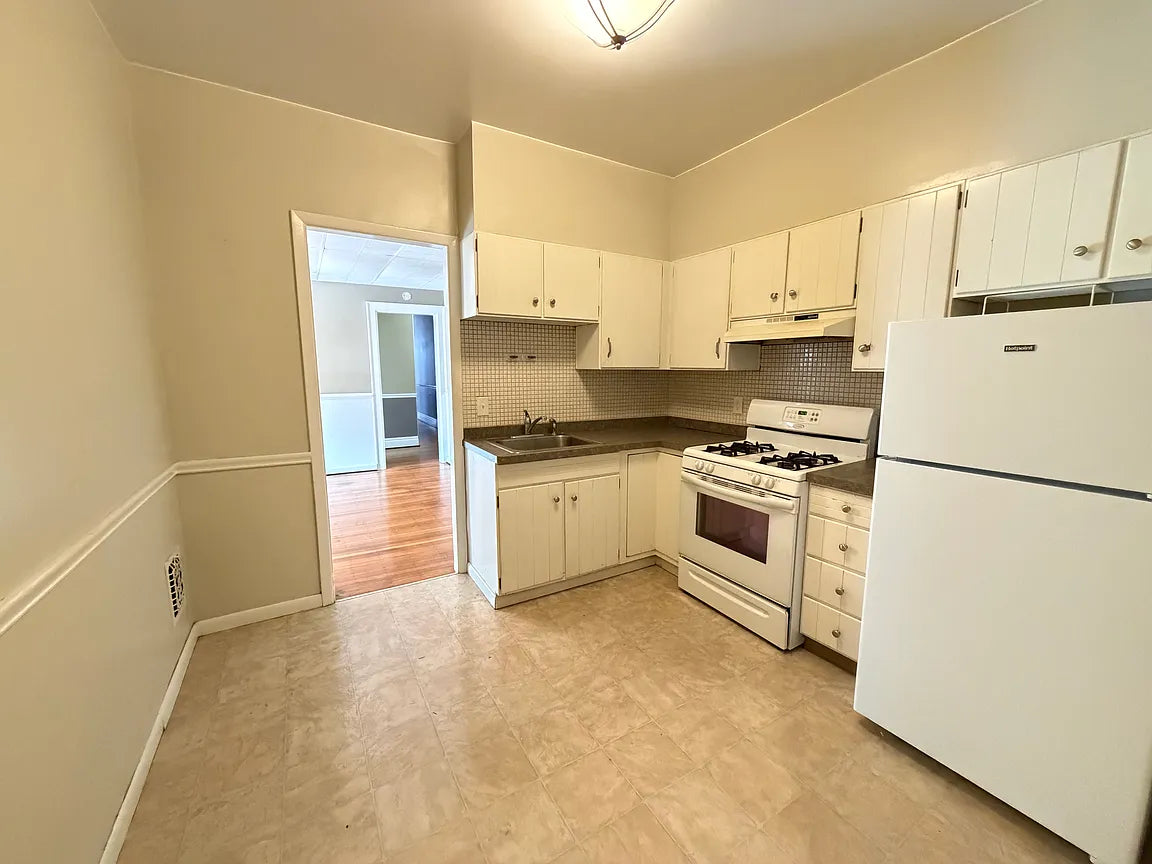 2 bed 1 bath- 261 Richmond Ave #1, Buffalo, NY 14222