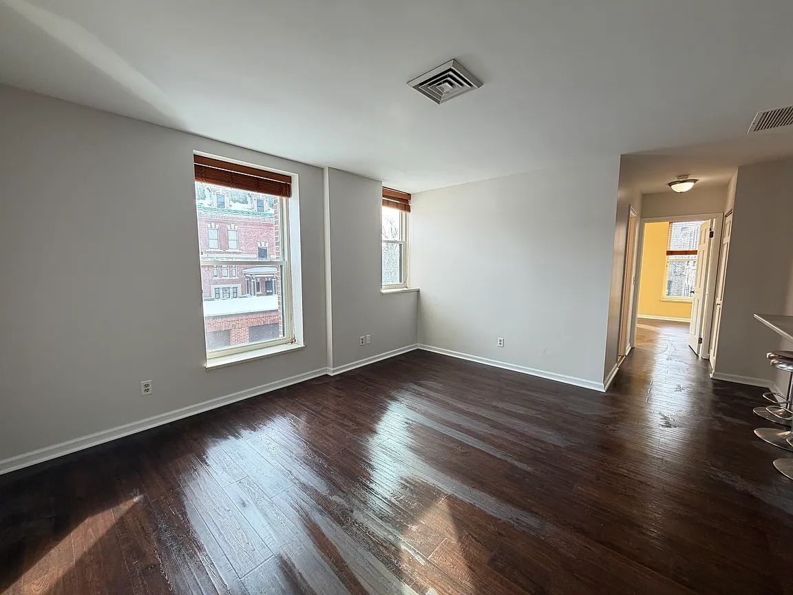2 bed 1 bath - 900 Delaware Ave APT 203, Buffalo, NY 14209