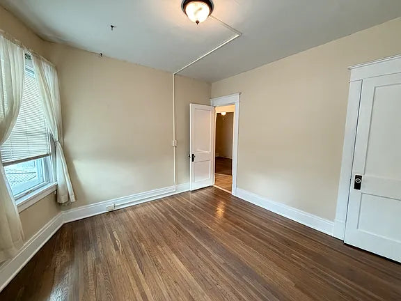 3 bed 1 bath- 300 N Park Ave Unit 1, Buffalo, NY 14216