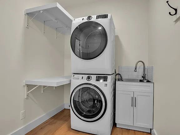 5 bed 2.5 bath- 284 Harding Rd, Buffalo, NY 14221