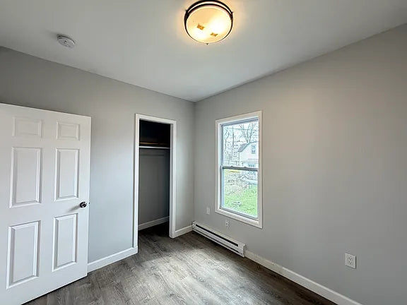 2 bed 1 bath - 2026 Hertel Ave, # A5