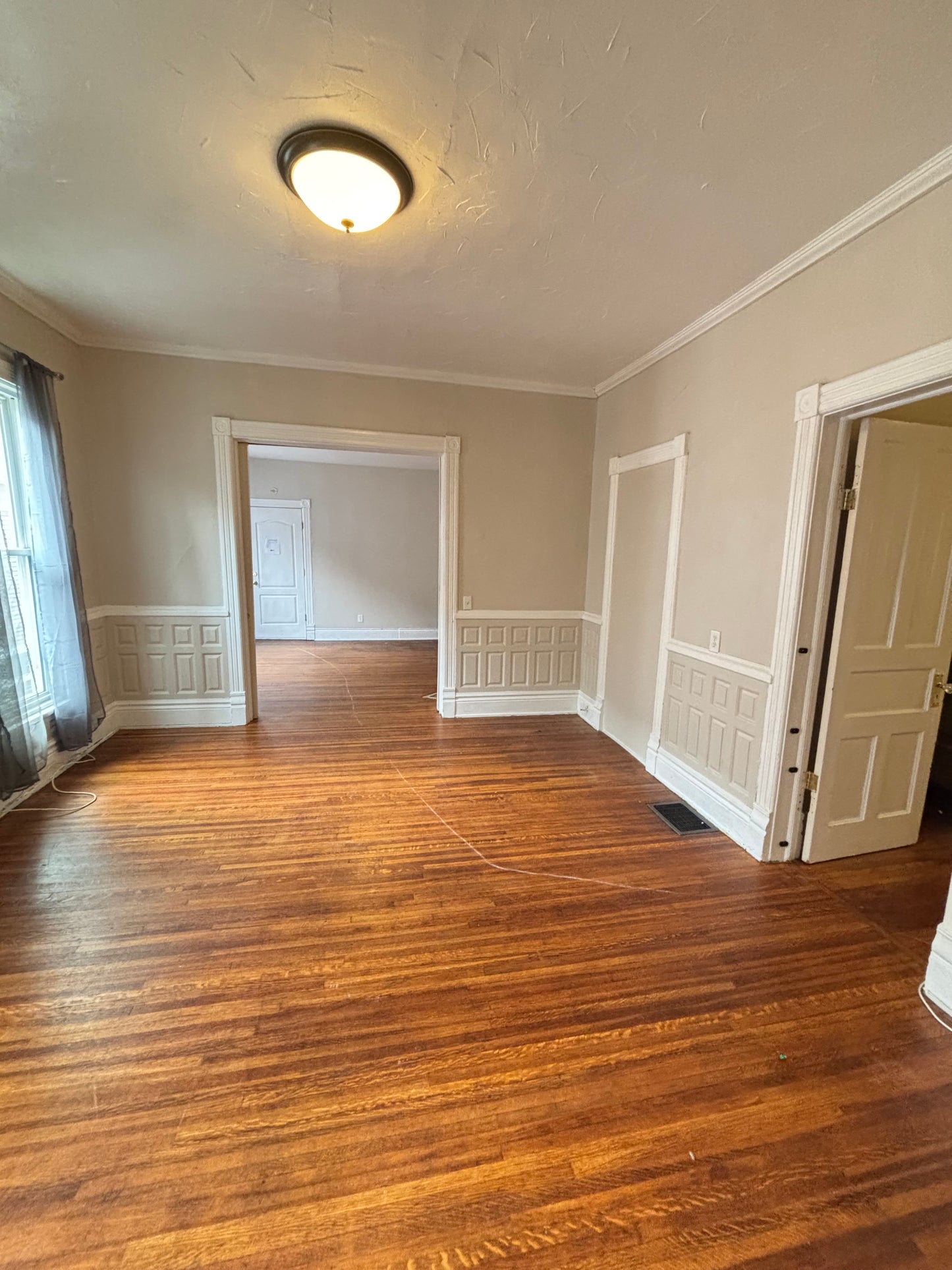 2 Bed, 1 Bath- 535 Massachusetts Ave #3, Buffalo, NY 14213