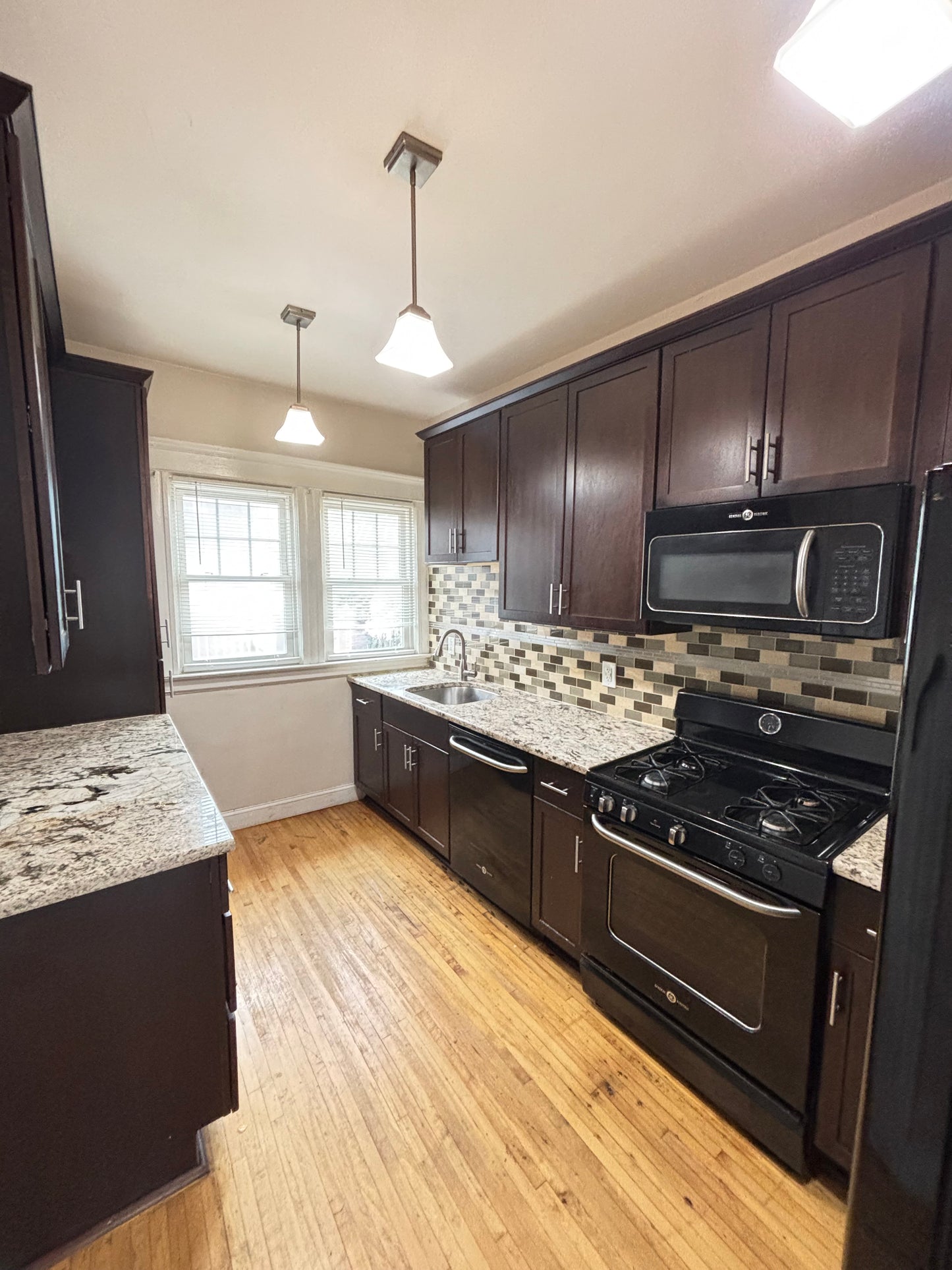 2 Bed, 1 Bath- 98 Inwood Pl #5, Buffalo, NY 14209