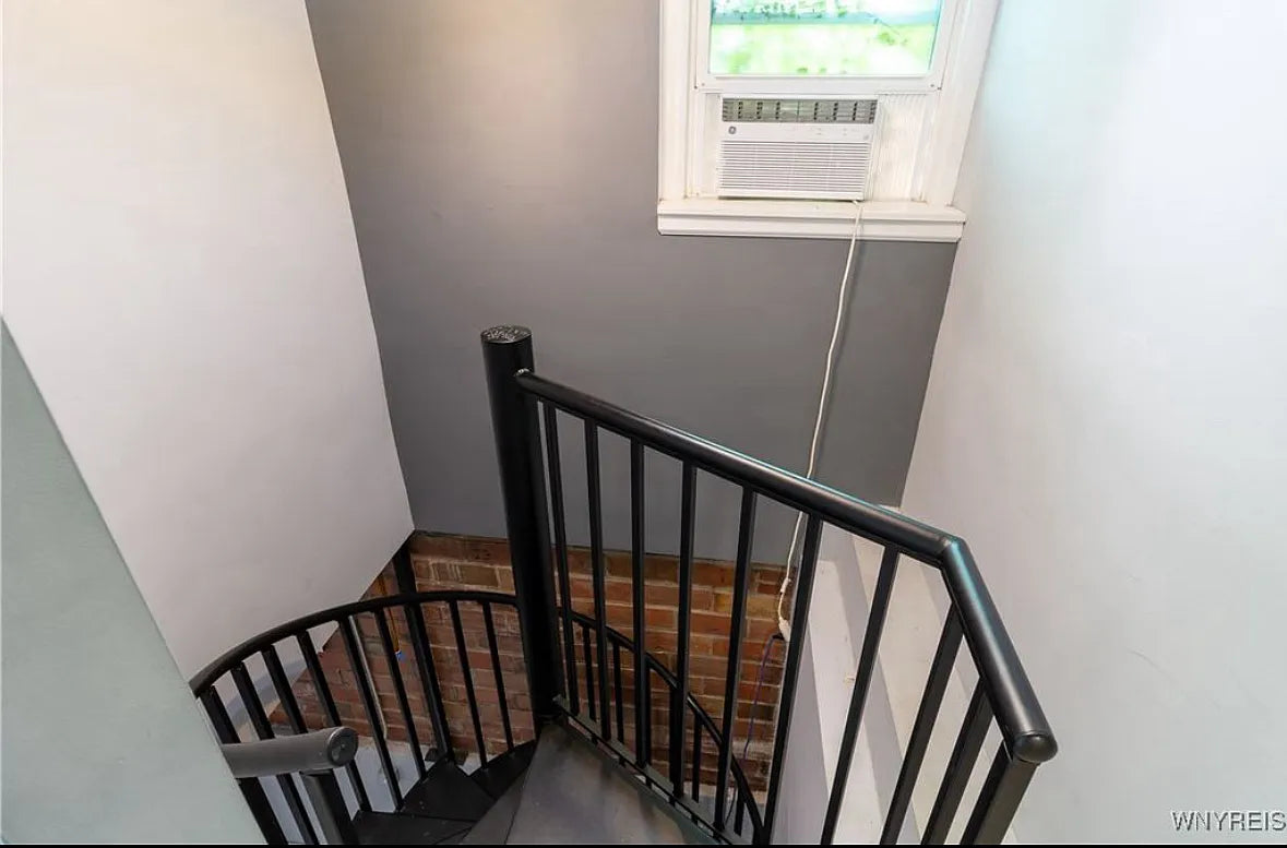 2 Bed, 1.5 Bath- 244 Allen St #2, Buffalo, NY 14201