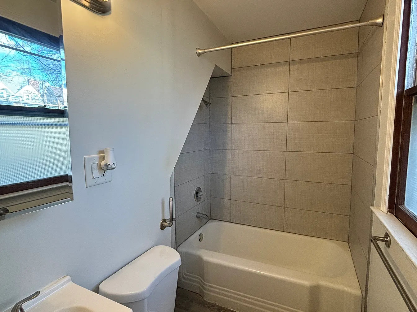 2 Bed, 1 Bath- 363 Norwood Ave, Buffalo, NY 14222