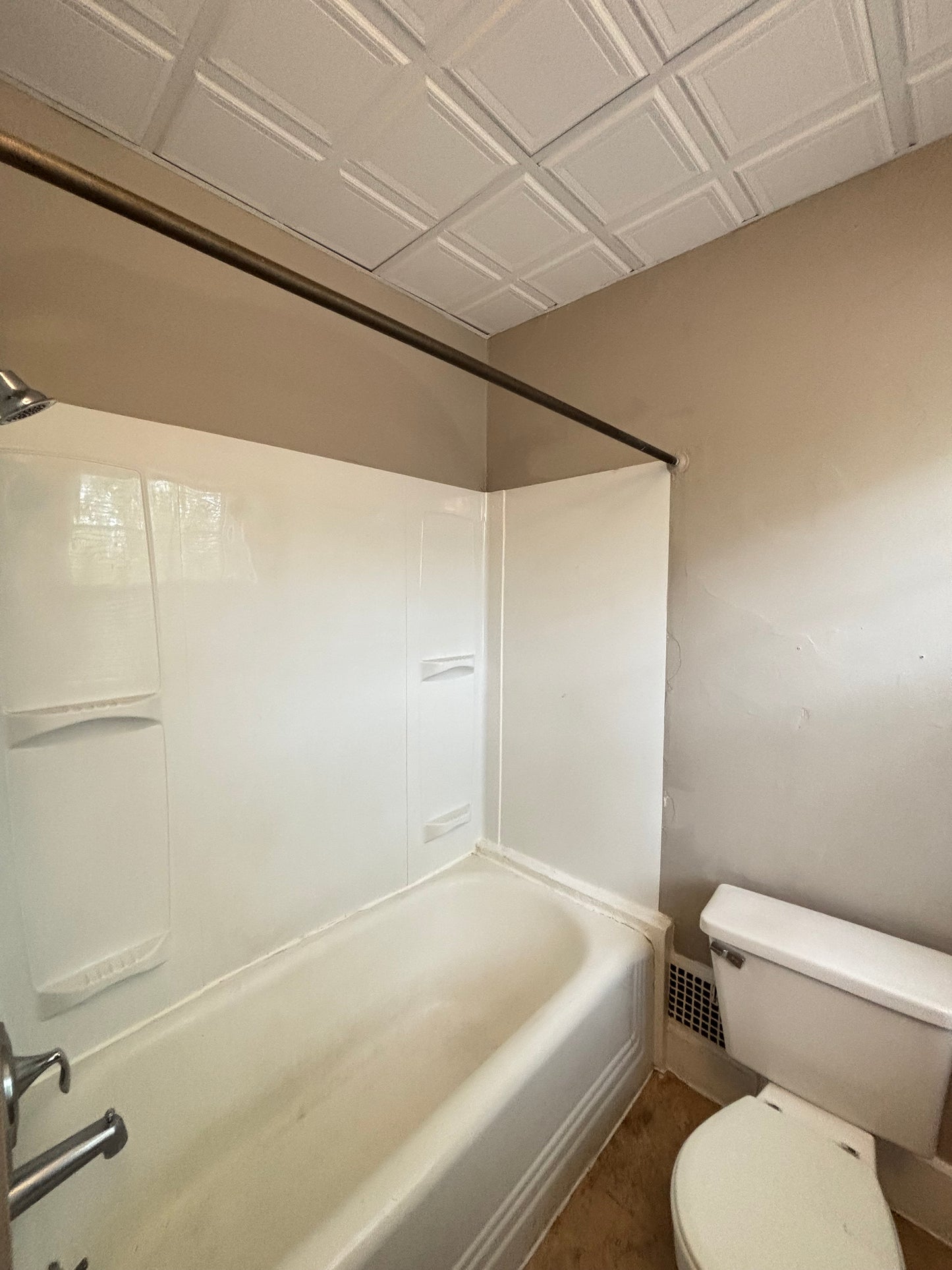 1 Bed, 1 Bath- 114 Crescent Ave APT 2, Buffalo, NY 14214