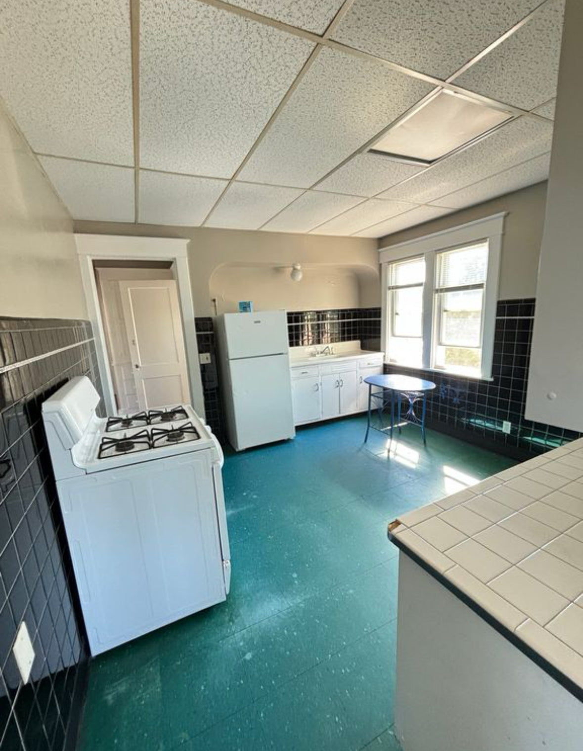 2 bed, 1 Bath- 1558 Elmwood Ave #5, Buffalo, NY 14207