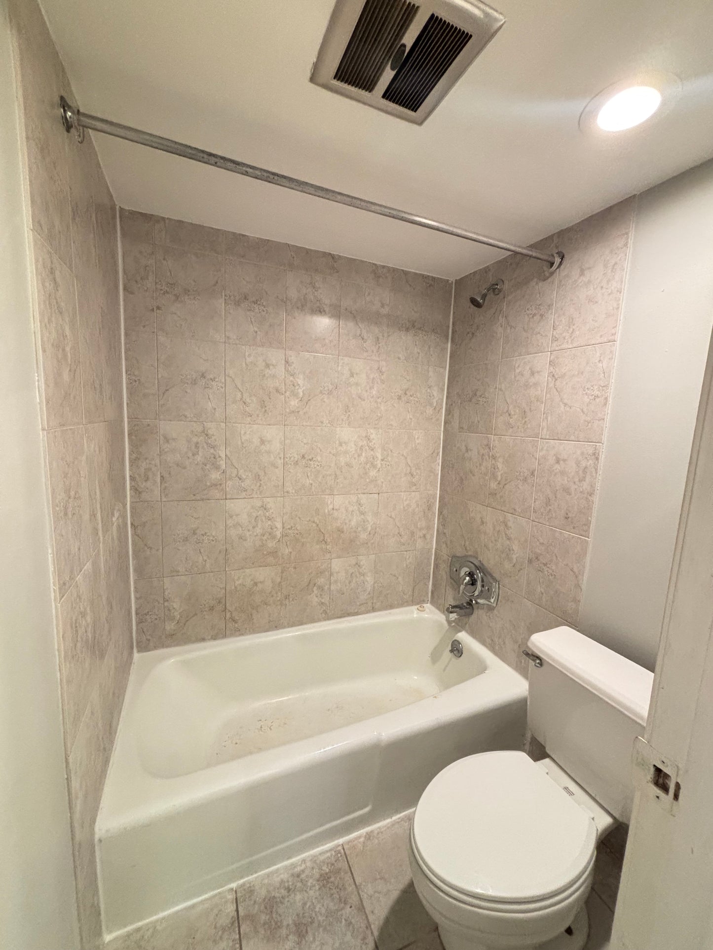 2 Bed, 1 Bath-11 Robert Dr APT #202, Lancaster, NY 14086