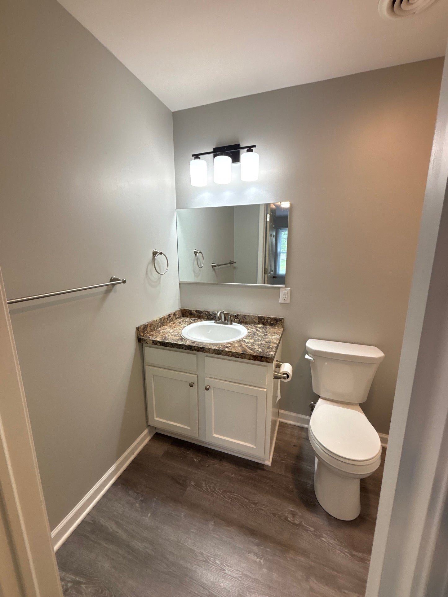 3 Bed- 2 Bath- 11 Robert Dr #205, Lancaster, NY 14086