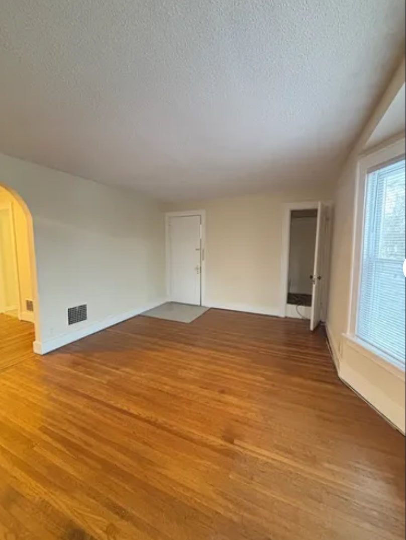2 Bed, 1 Bath- 230 Saint Lawrence Ave #2