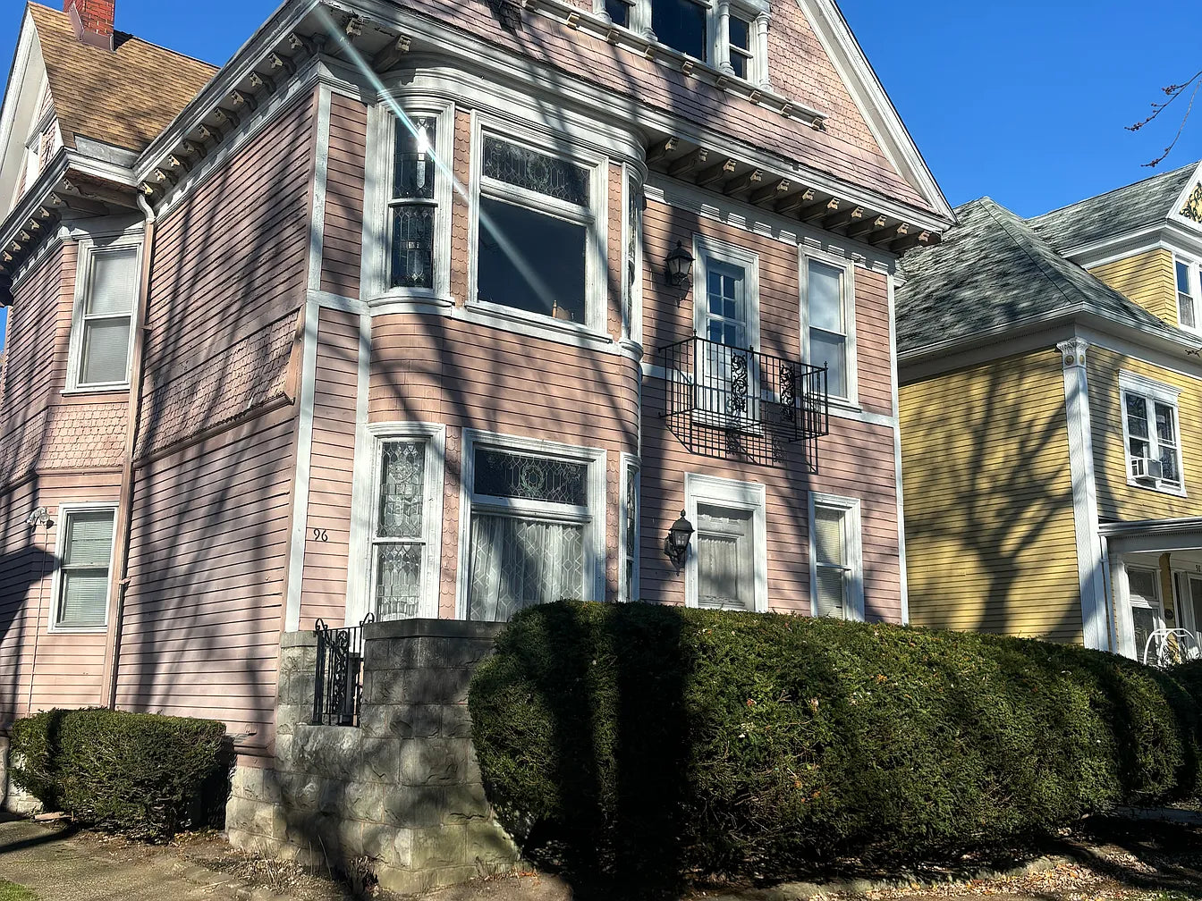 1 Bed, 1 Bath- 96 Crescent Ave APT 4, Buffalo, NY 14214