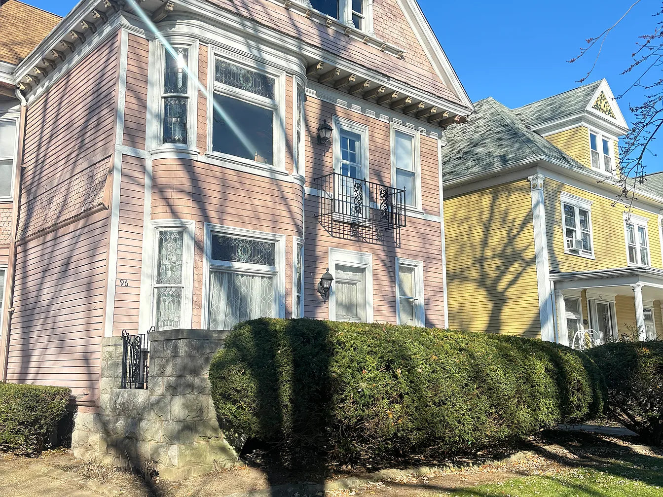 1 Bed, 1 Bath- 96 Crescent Ave APT 4, Buffalo, NY 14214