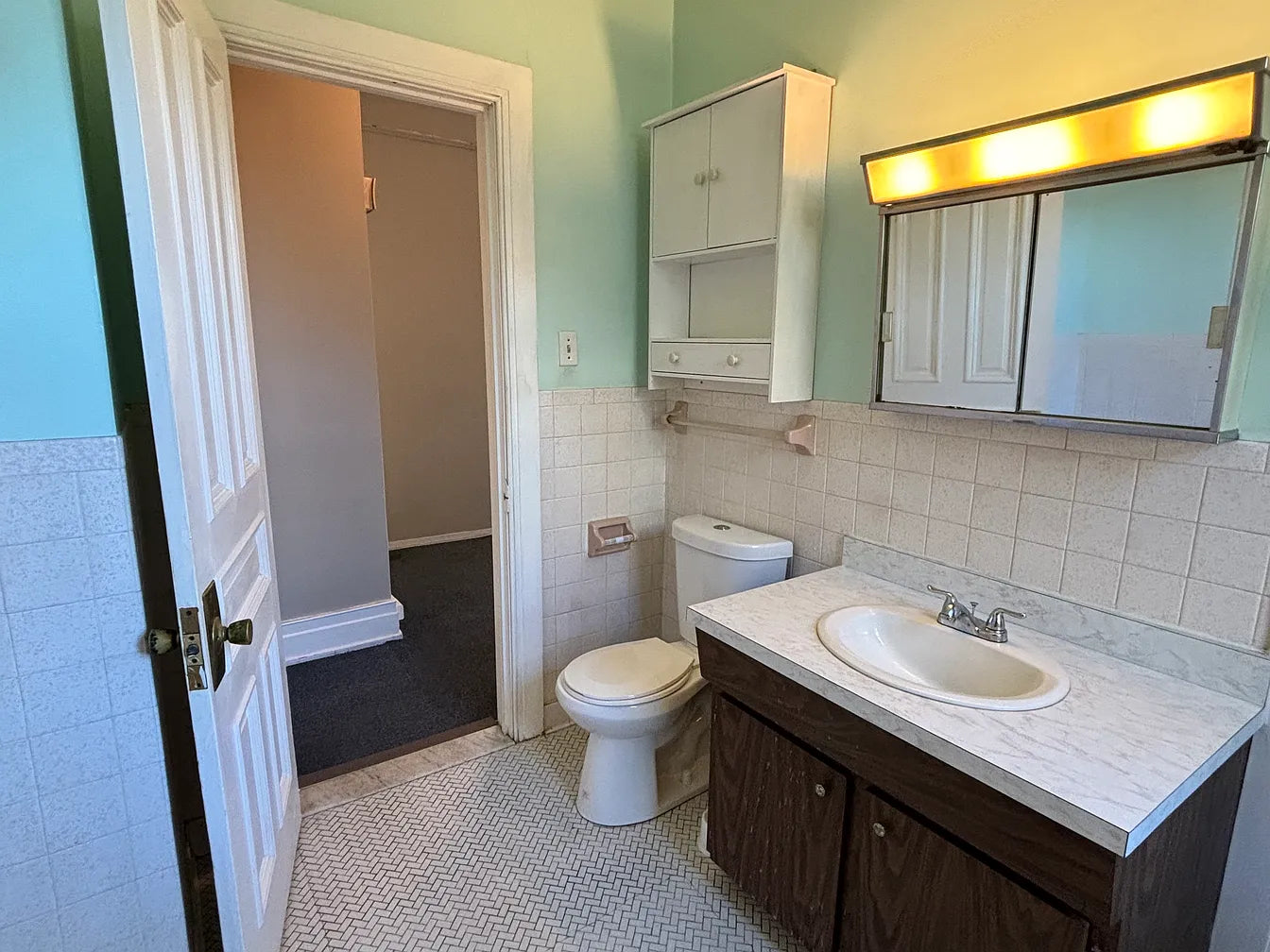 1 Bed, 1 Bath- 96 Crescent Ave APT 4, Buffalo, NY 14214