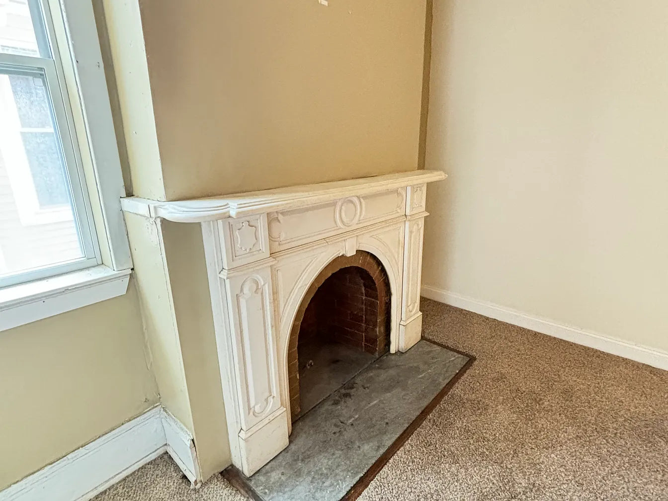 1 Bed, 1 Bath- 83 Hodge Ave APT 4, Buffalo, NY 14222