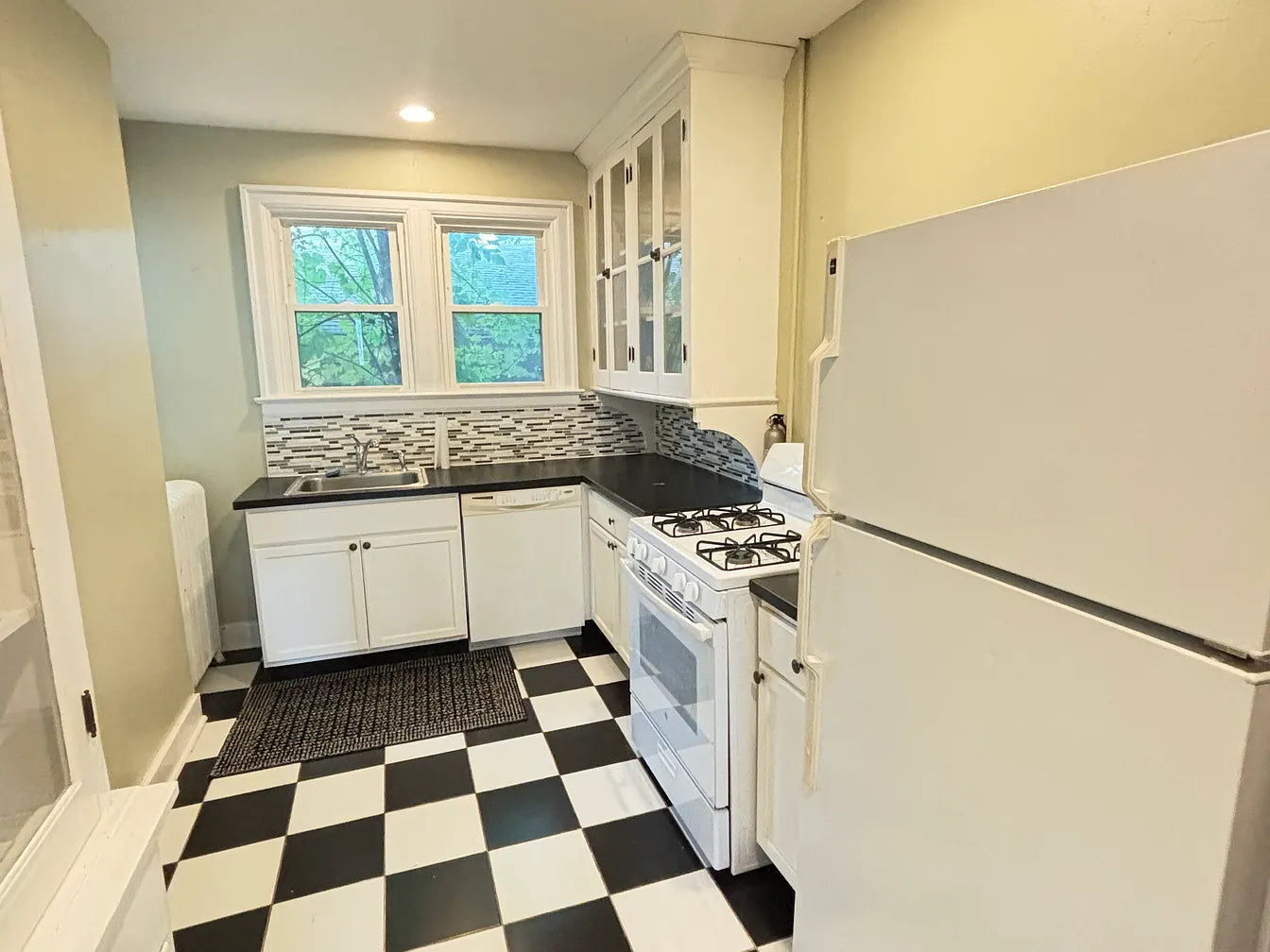 1 Bed, 1 Bath- 201 Linwood Ave APT 3, Buffalo, NY 14209