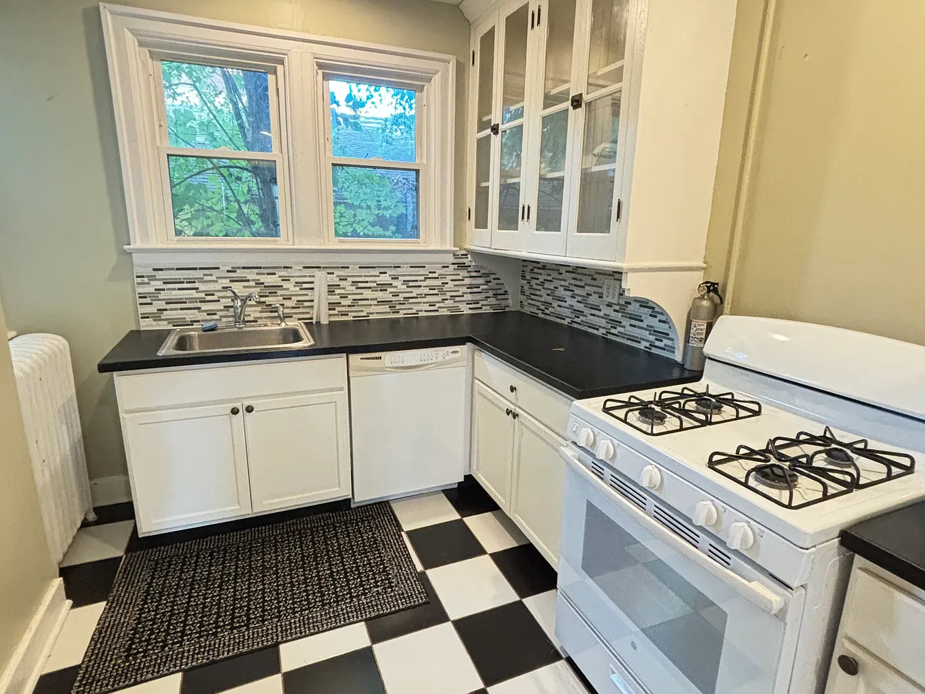 1 Bed, 1 Bath- 201 Linwood Ave APT 3, Buffalo, NY 14209