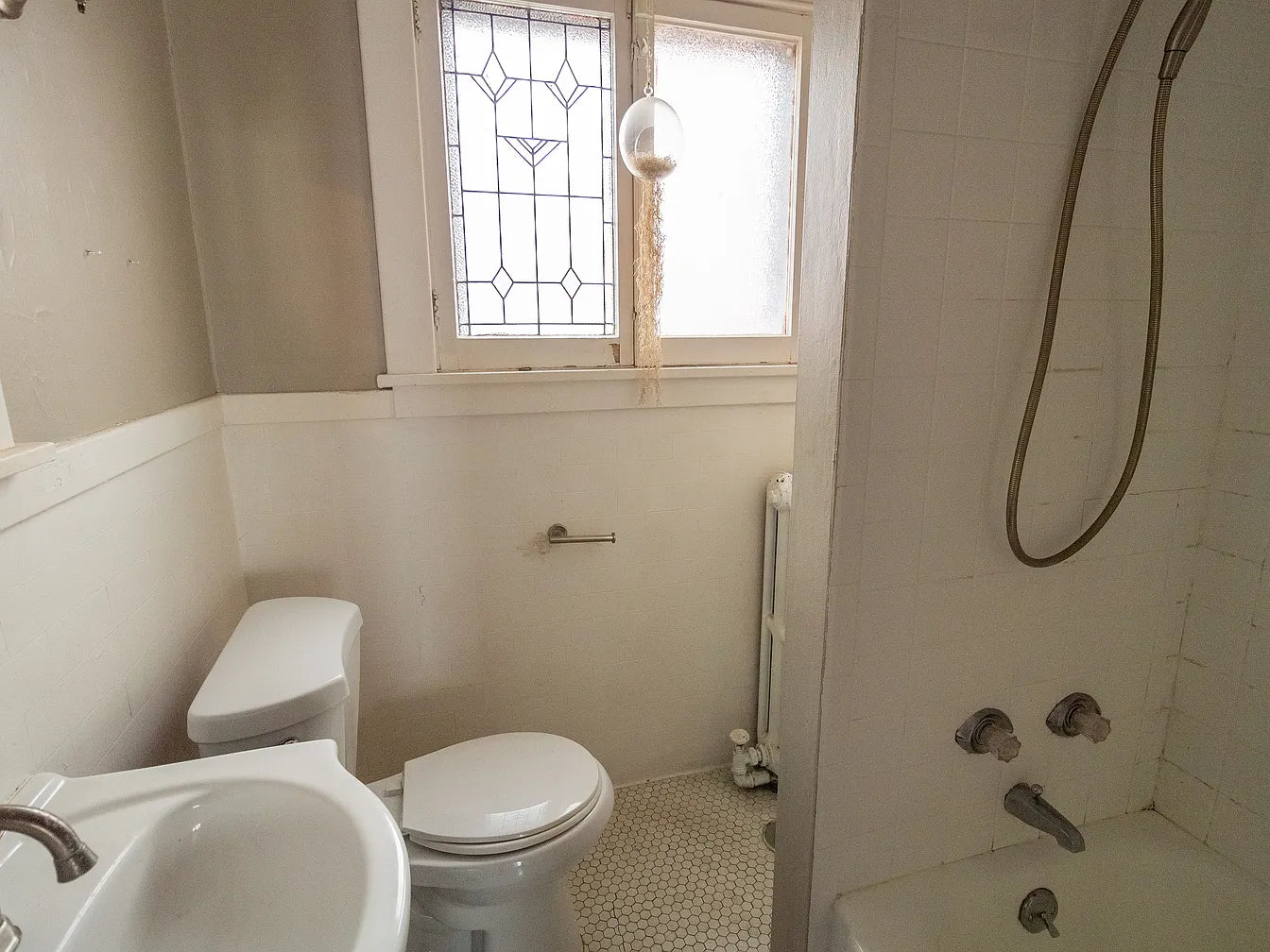 2 Bed, 1 Bath- 70 Norwalk Ave FLOOR 1, Buffalo, NY 14216