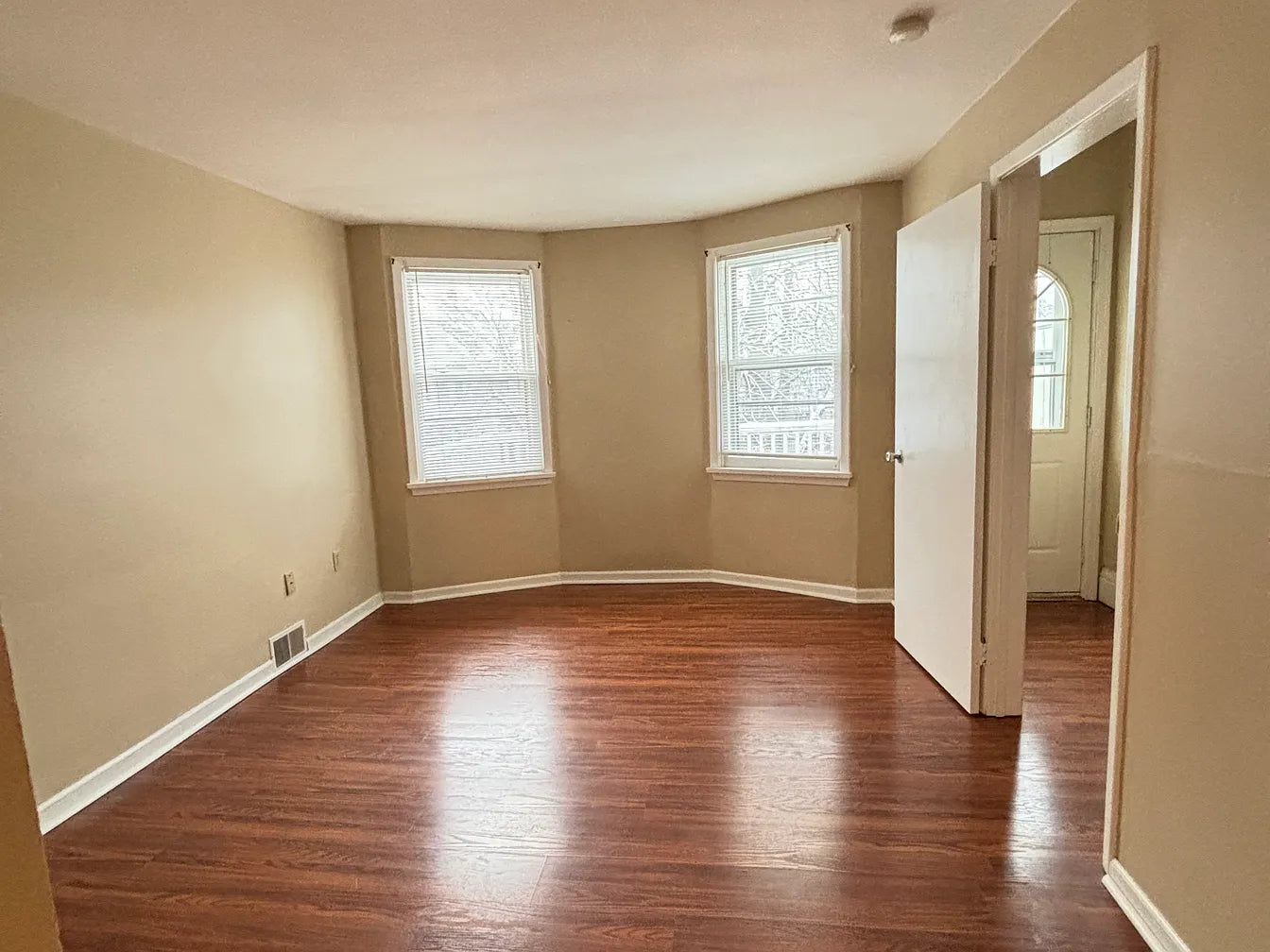 1 Bed, 1 Bath- 739 Ashland Ave, Buffalo, NY 14222