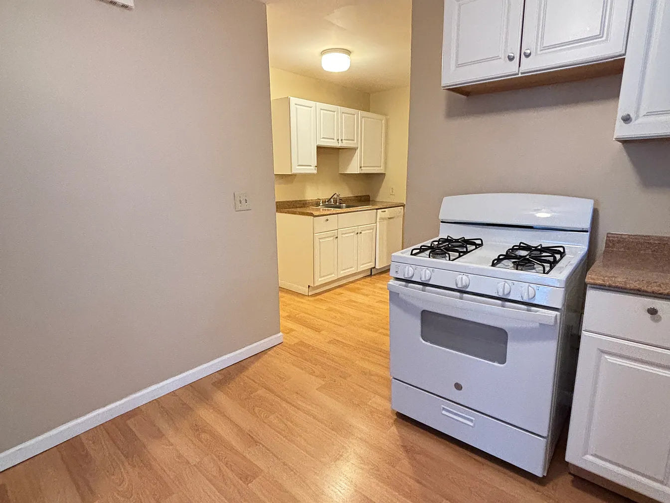 1 Bed, 1 Bath- 739 Ashland Ave, Buffalo, NY 14222