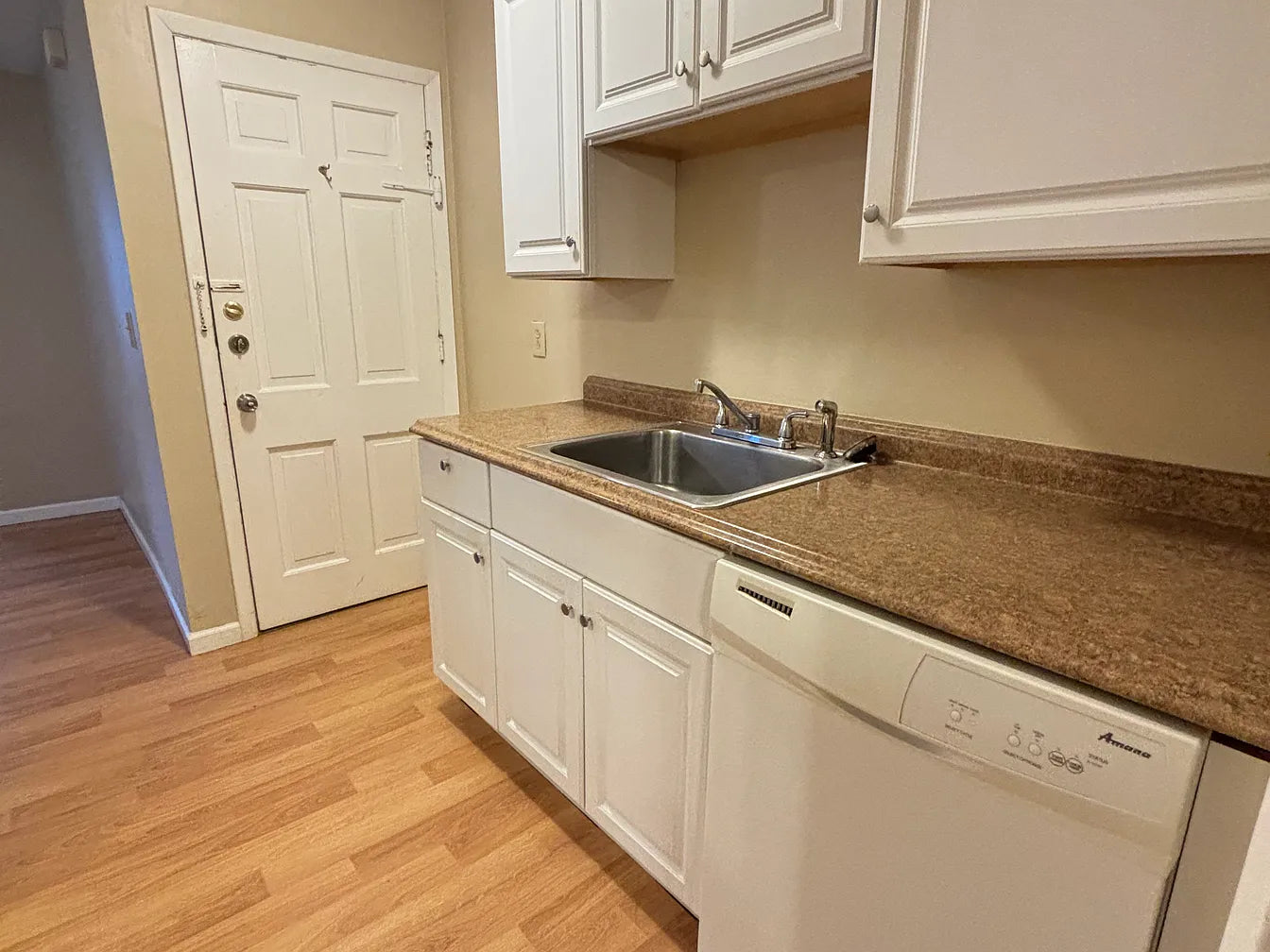 1 Bed, 1 Bath- 739 Ashland Ave, Buffalo, NY 14222