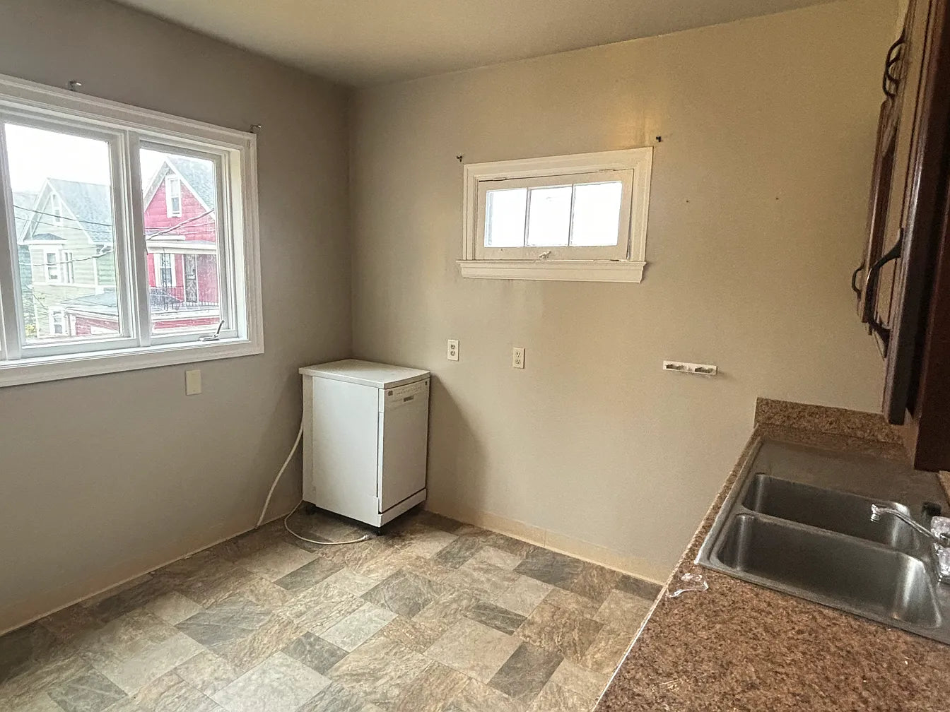 2 Bed, 1 Bath- 15 Florence Ave FLOOR 2, Buffalo, NY 14214