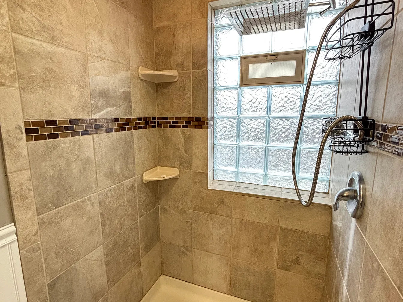 2 Beds, 1 Bath- 38 Dakota St #110, Buffalo, NY 14216