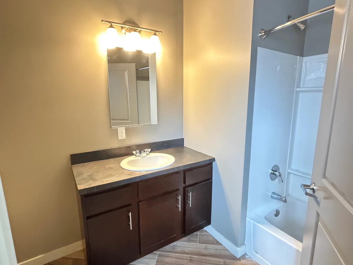 2 Bed, 1.5 Bath- 170 Florida St #209, Buffalo, NY 14208