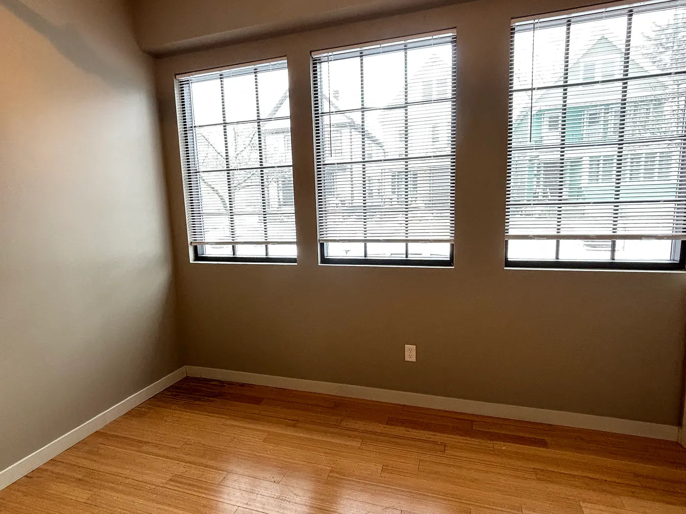 2 Bed, 1 Bath- 170 Florida St #111, Buffalo, NY 14208