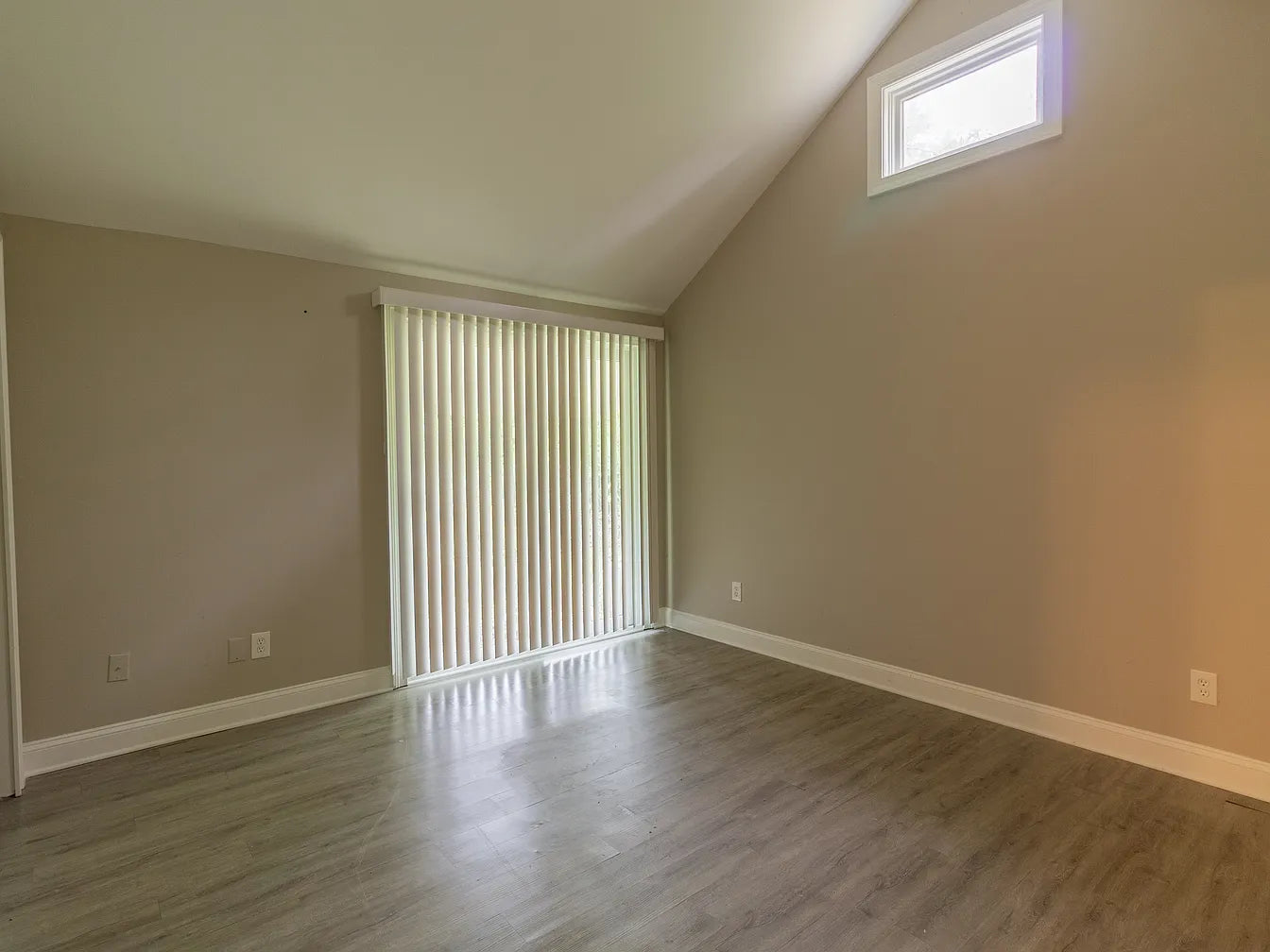 2 Beds, 1.5 Bath- 12 Northwood Dr #12, Buffalo, NY 14221