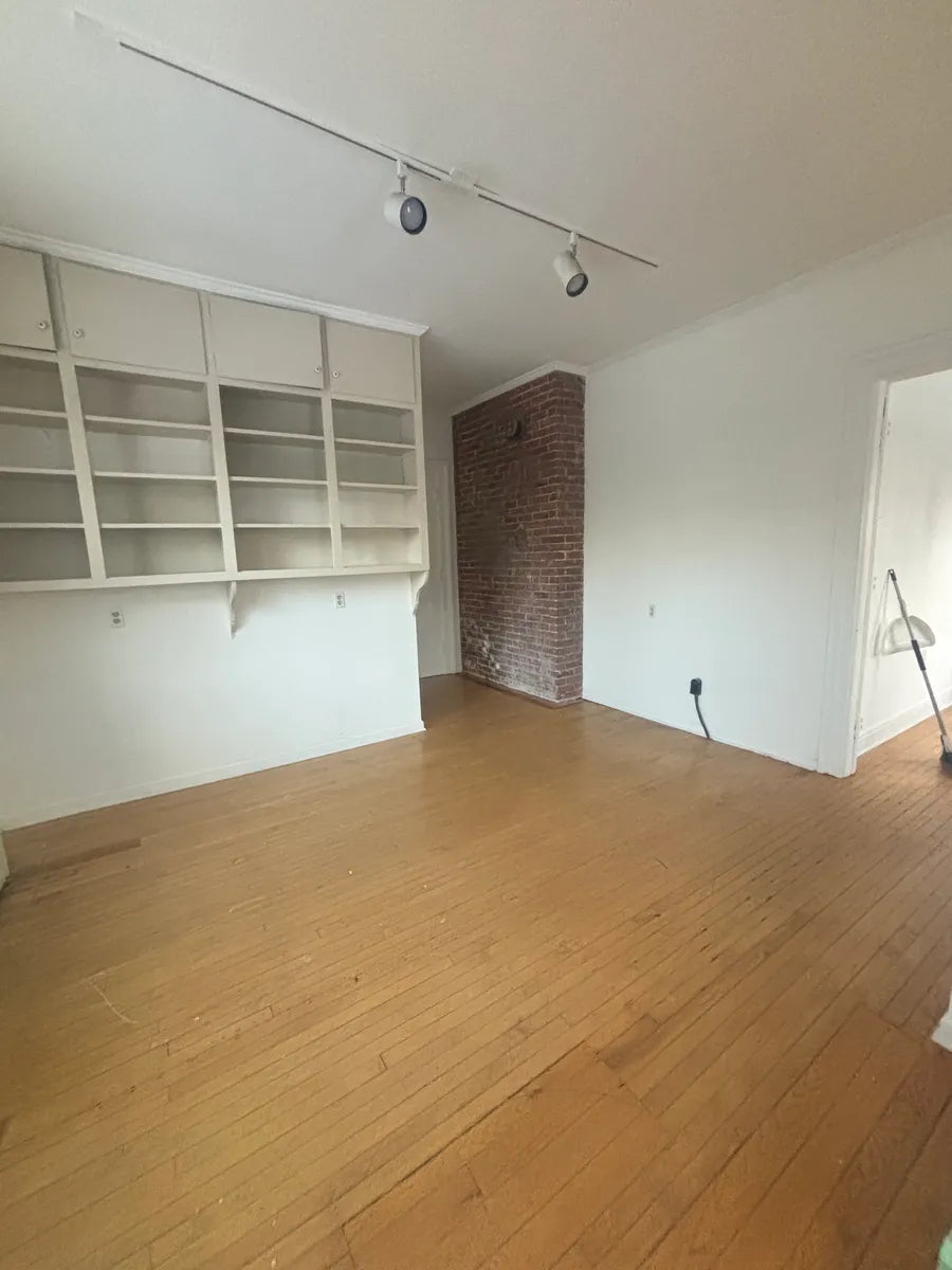 2 Bed, 2 Bath- 444 Linwood Ave #2 Buffalo, NY 14209