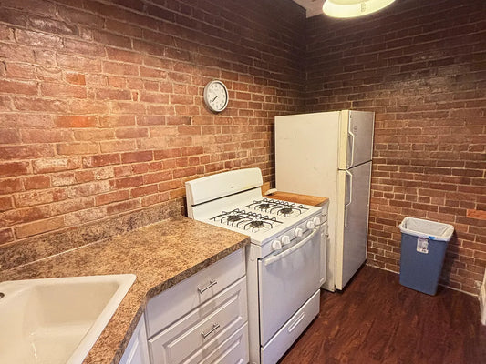 Studio, 1 Bath- 96 Crescent Ave APT 2, Buffalo, NY 14214