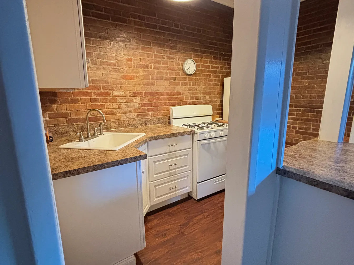 Studio, 1 Bath- 96 Crescent Ave APT 2, Buffalo, NY 14214