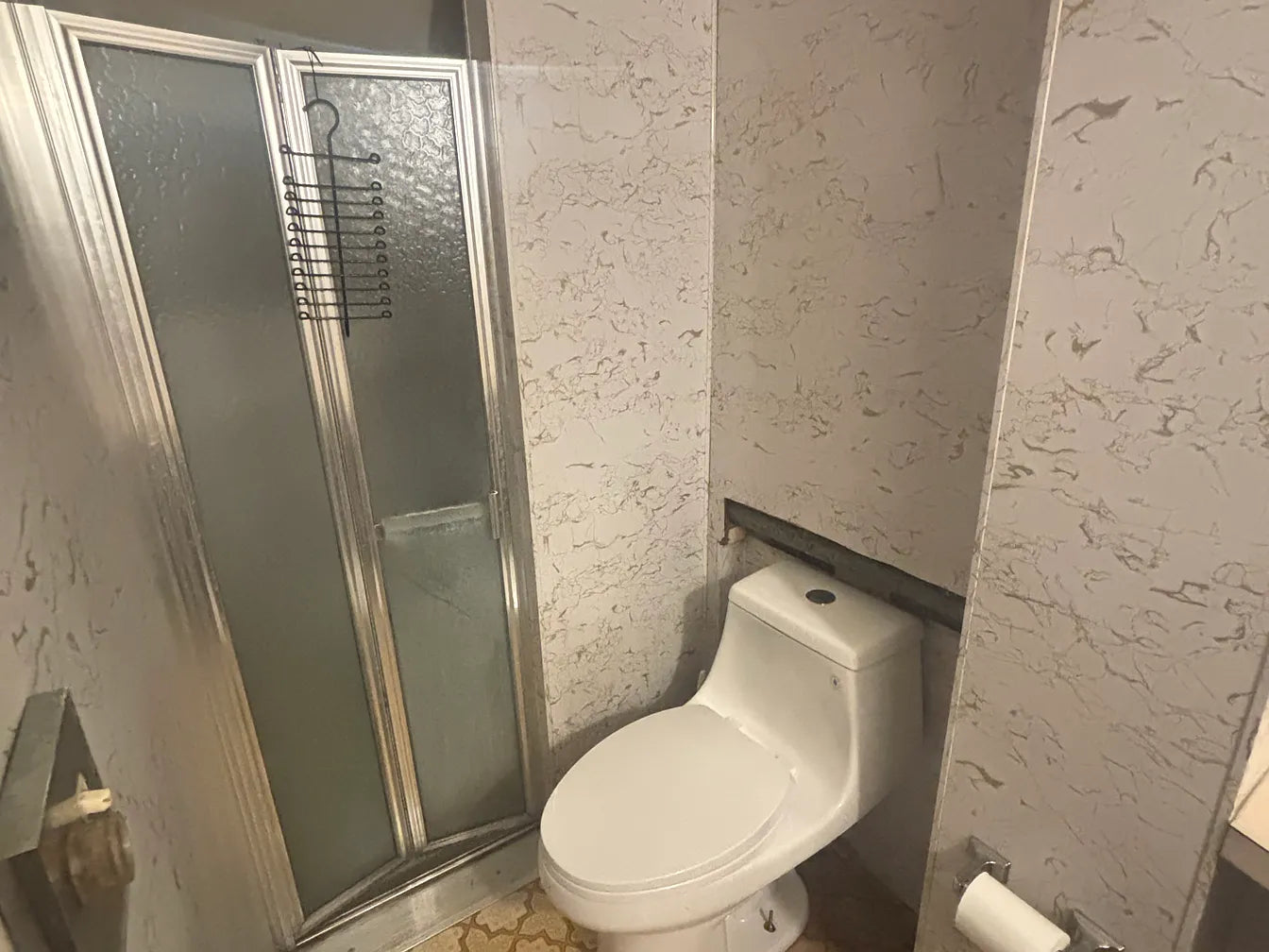 Studio, 1 Bath- 96 Crescent Ave APT 2, Buffalo, NY 14214