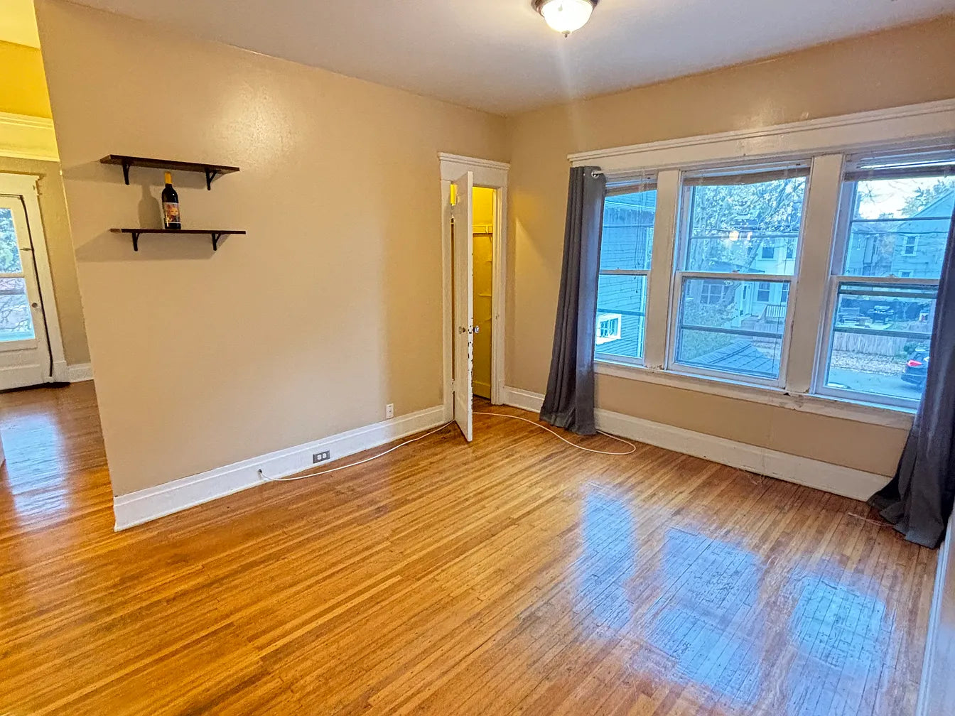 2 Bed, 1 Bath- 143 Wallace Ave APT 4, Buffalo, NY 14214