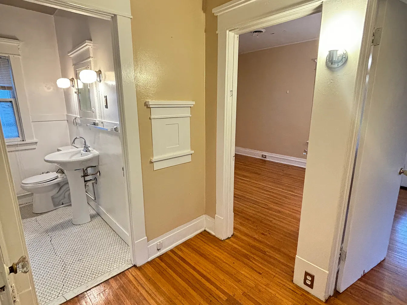 2 Bed, 1 Bath- 143 Wallace Ave APT 4, Buffalo, NY 14214