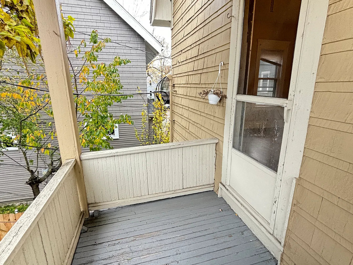 2 Bed, 1 Bath- 143 Wallace Ave APT 4, Buffalo, NY 14214