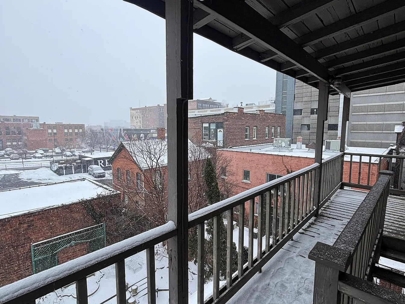 1 Bed, 1 Bath- 341 Franklin St #6, Buffalo, NY 14202