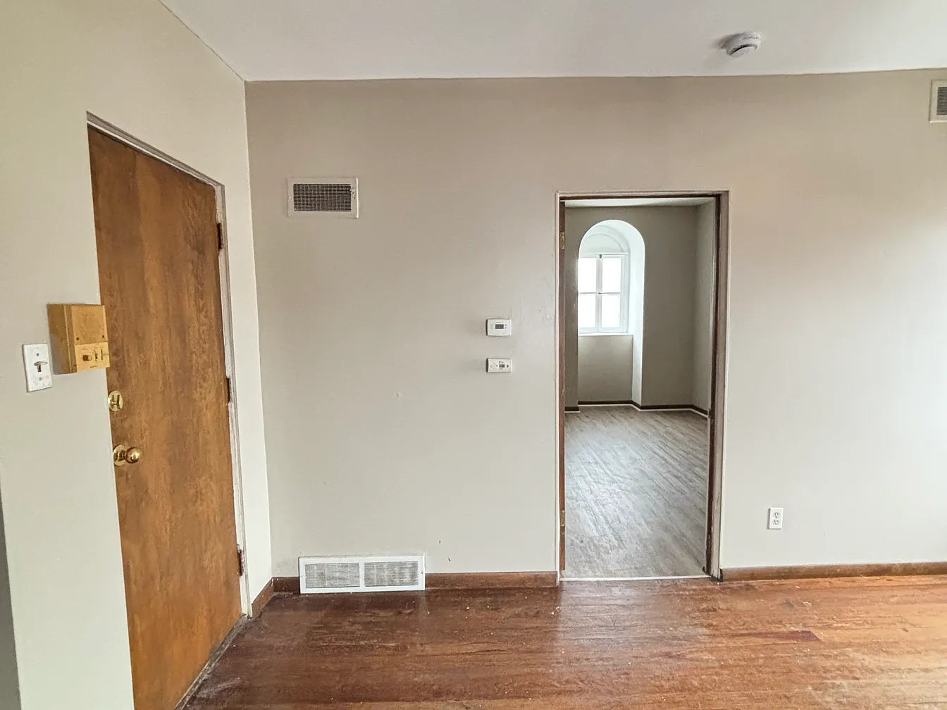 1 Bed, 1 Bath- 341 Franklin St #6, Buffalo, NY 14202