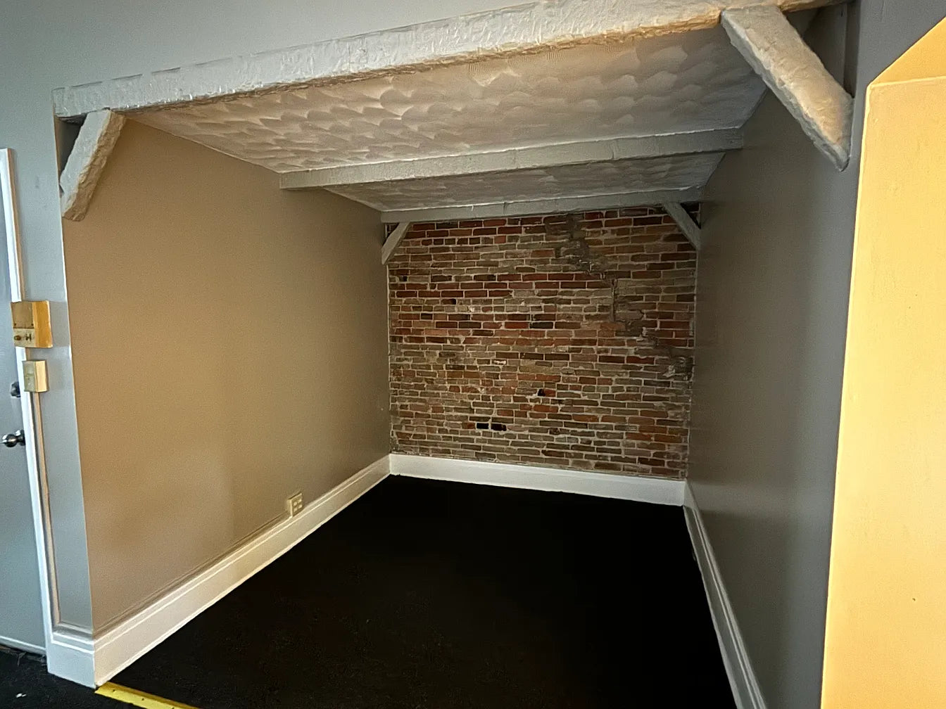 1 Bed, 1 Bath- 341 Franklin St #1, Buffalo, NY 14202