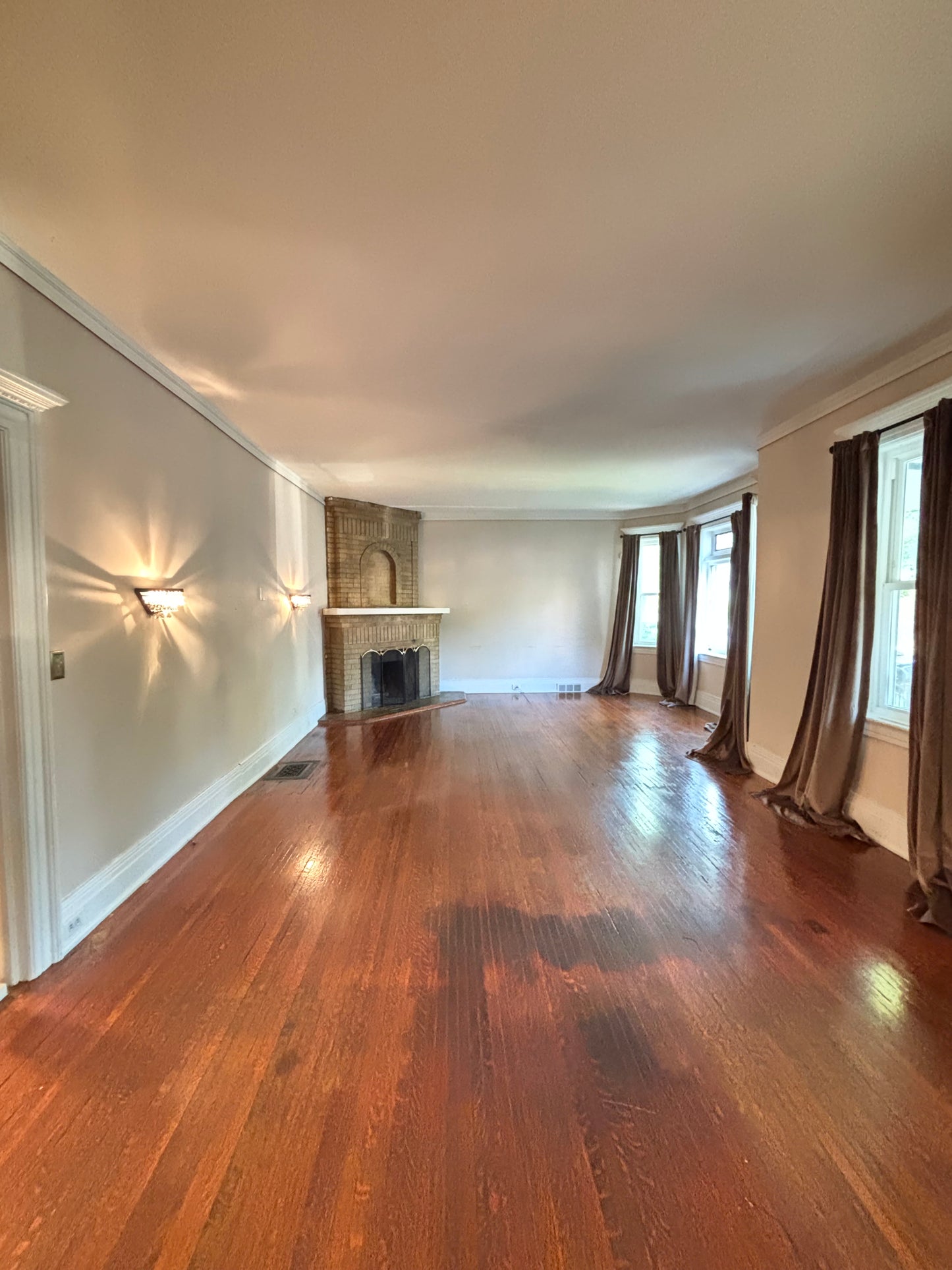 3 Bed, 1 Bath- 242 Norwood Ave #1, Buffalo, NY 14222
